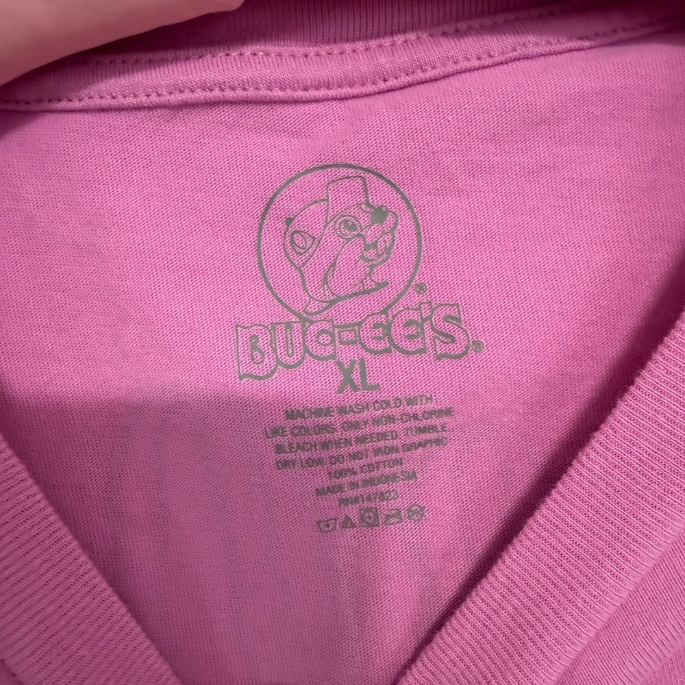 Boots & Buc-ee's Pink Graphic Short Sleeve Tee - Picture 2 of 3